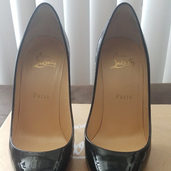 CHRISTIAN LOUBOUTIN Patent Leather Pumps - Picture 6 of 7